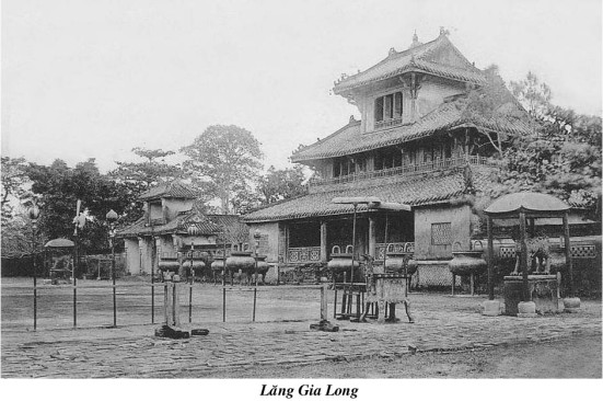 lang-gia-long-xua